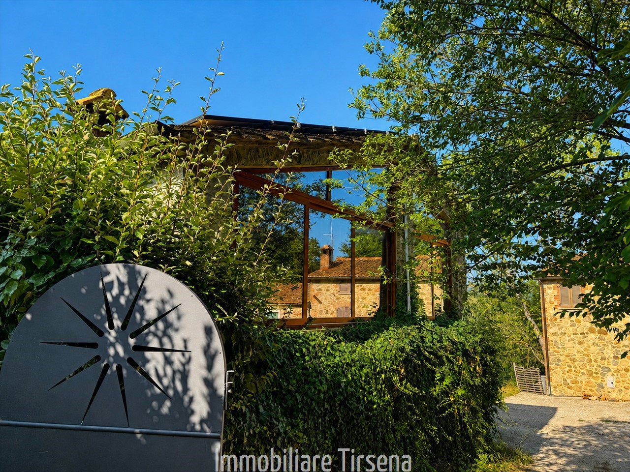 Rustico con giardino a Fabro