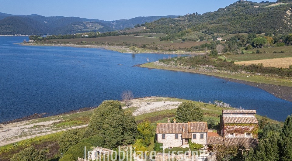 Villa con giardino, Orvieto corbara