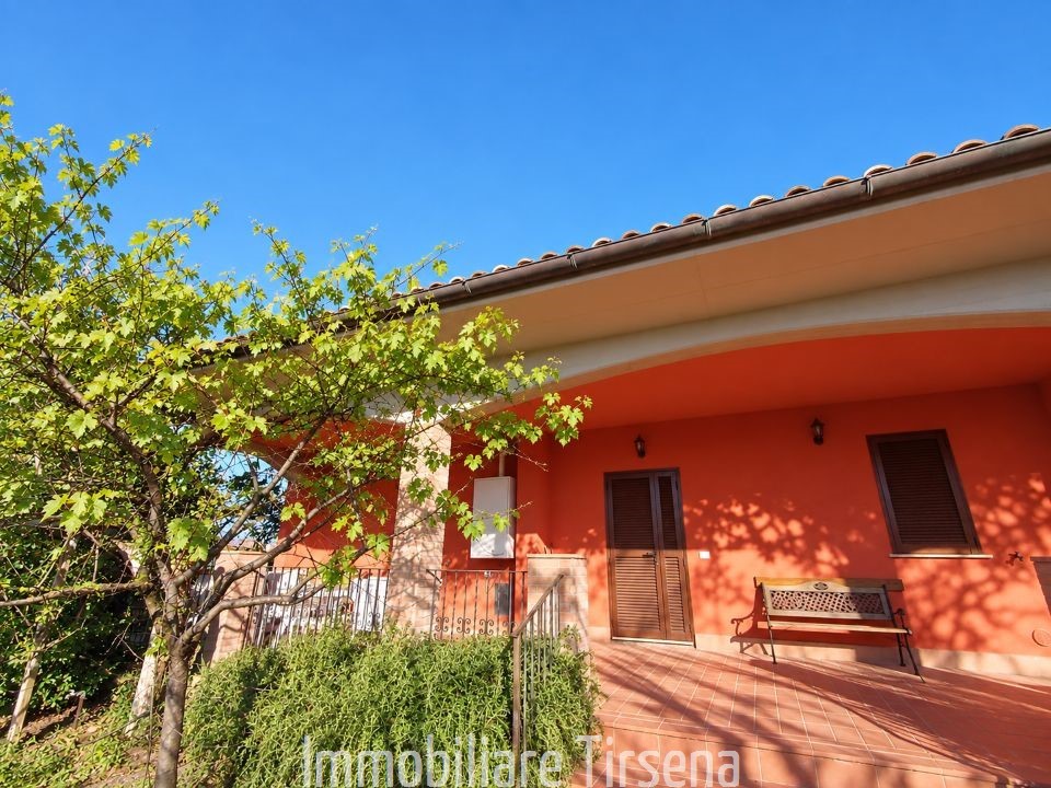 Villa con giardino a San Lorenzo Nuovo
