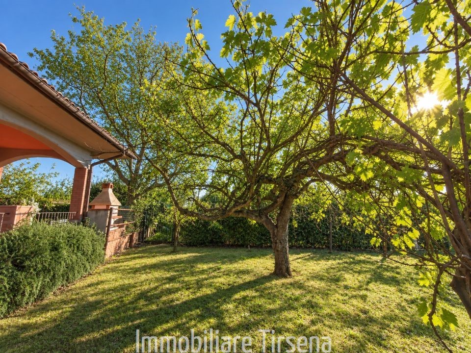 Villa con giardino a San Lorenzo Nuovo