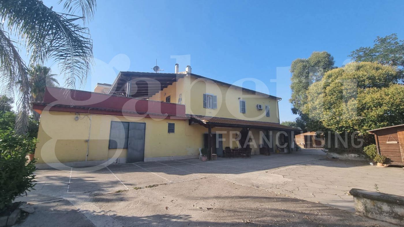 quadrivano in vendita a Santi Cosma e Damiano