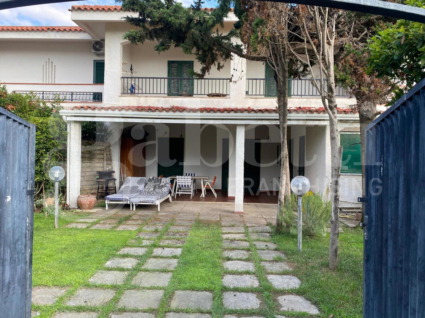 Villa in vendita a Cellole