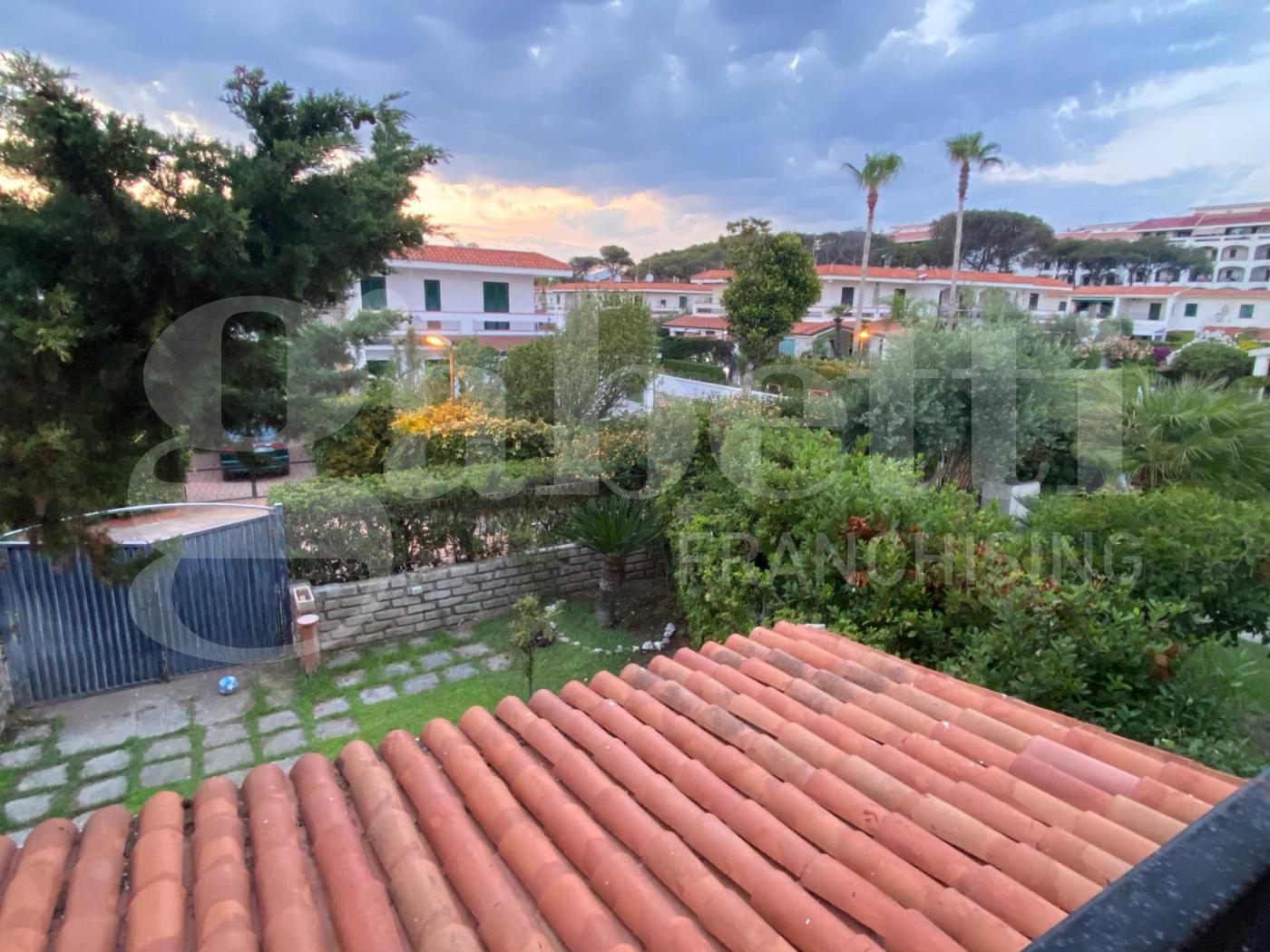 Villa in vendita a Cellole