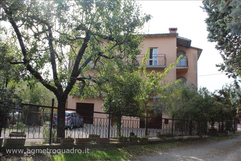 Vende villa con giardino a Citt? della Pieve