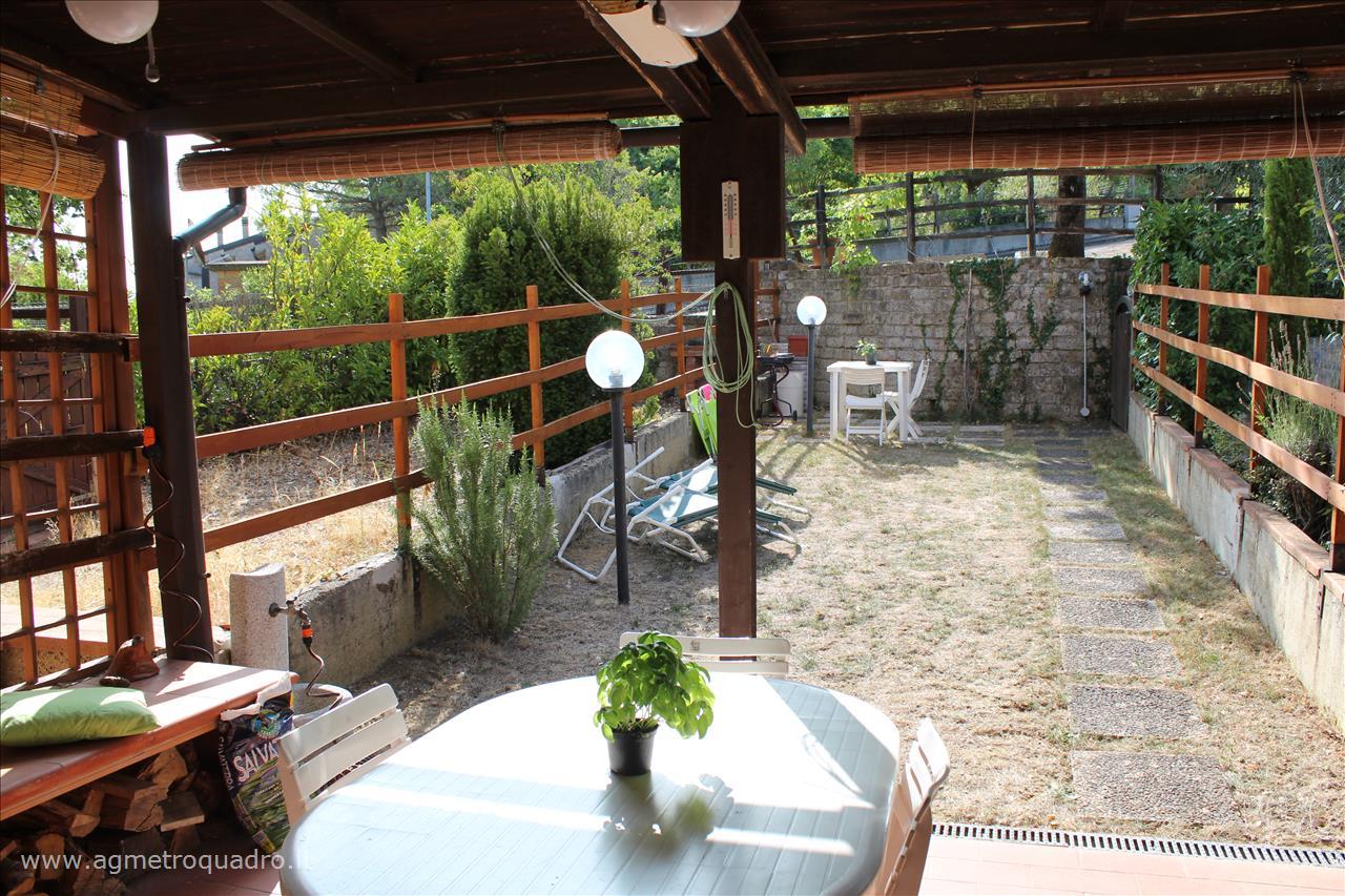 Appartamento con giardino a Sarteano