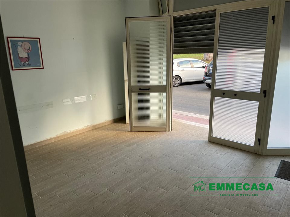 Ufficio in affitto a Valenzano