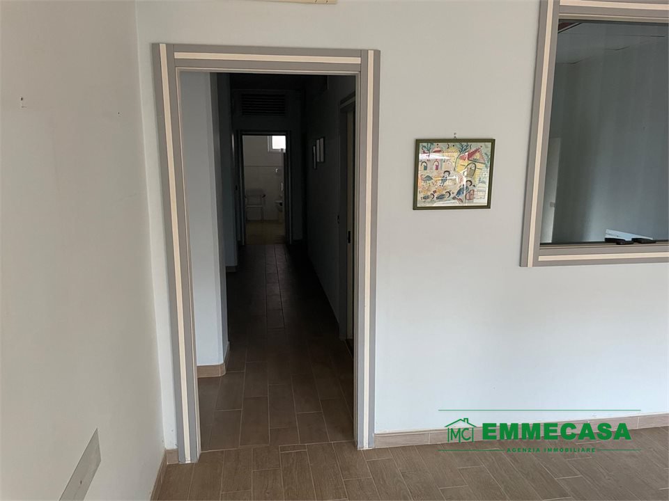 Ufficio in affitto a Valenzano