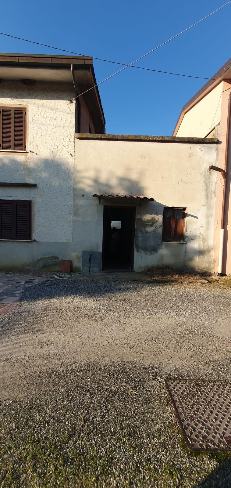 Casa indipendente con giardino, Pescia castellare