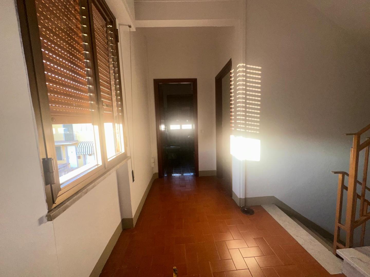 Casa indipendente con terrazzo a Porcari