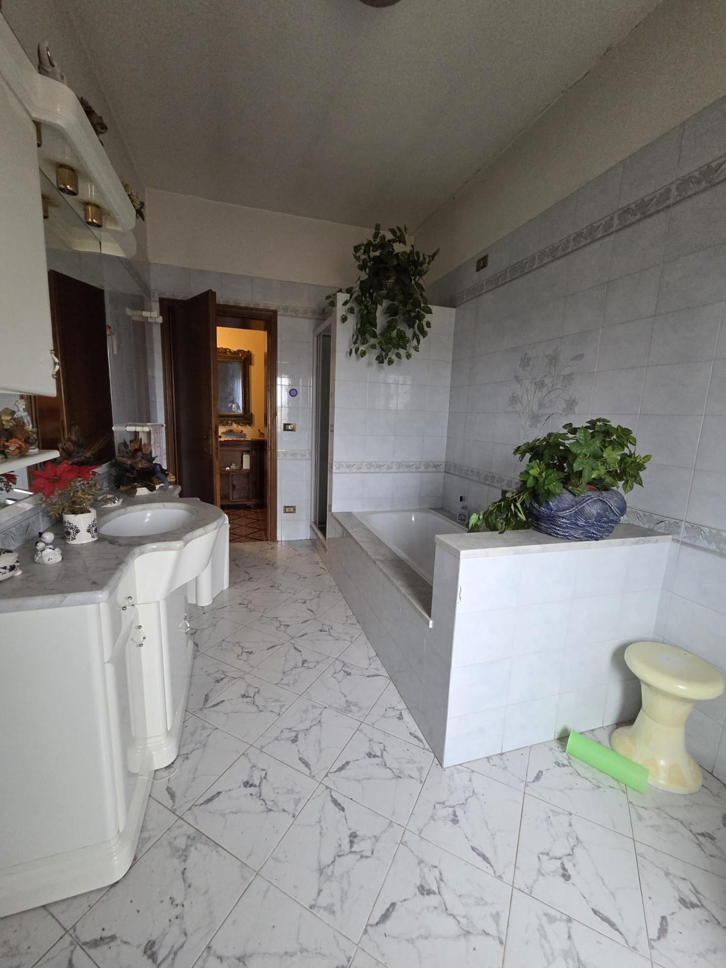 Casa indipendente con giardino, Pescia macchie di san piero