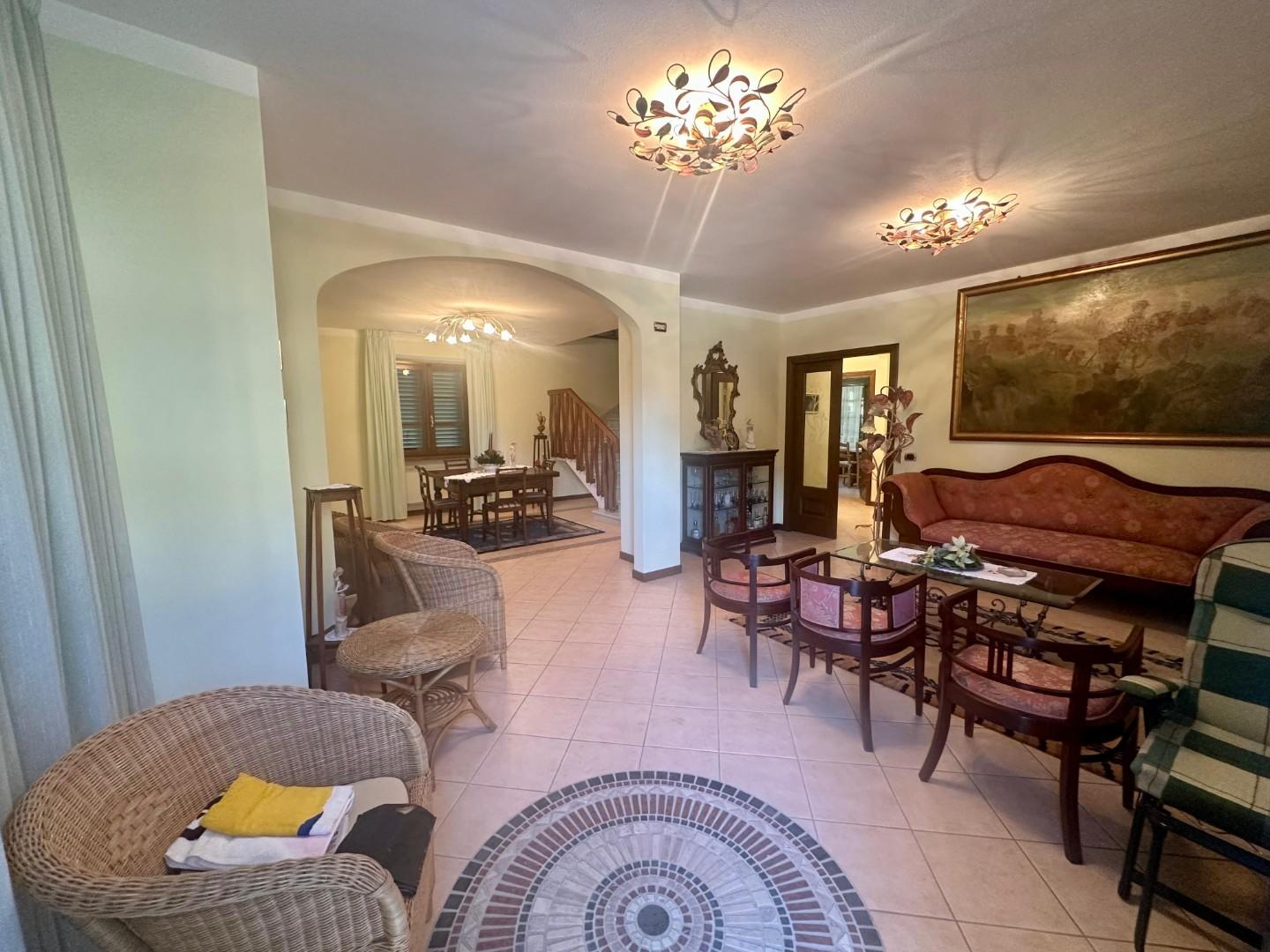 Villa con giardino, Pietrasanta focette