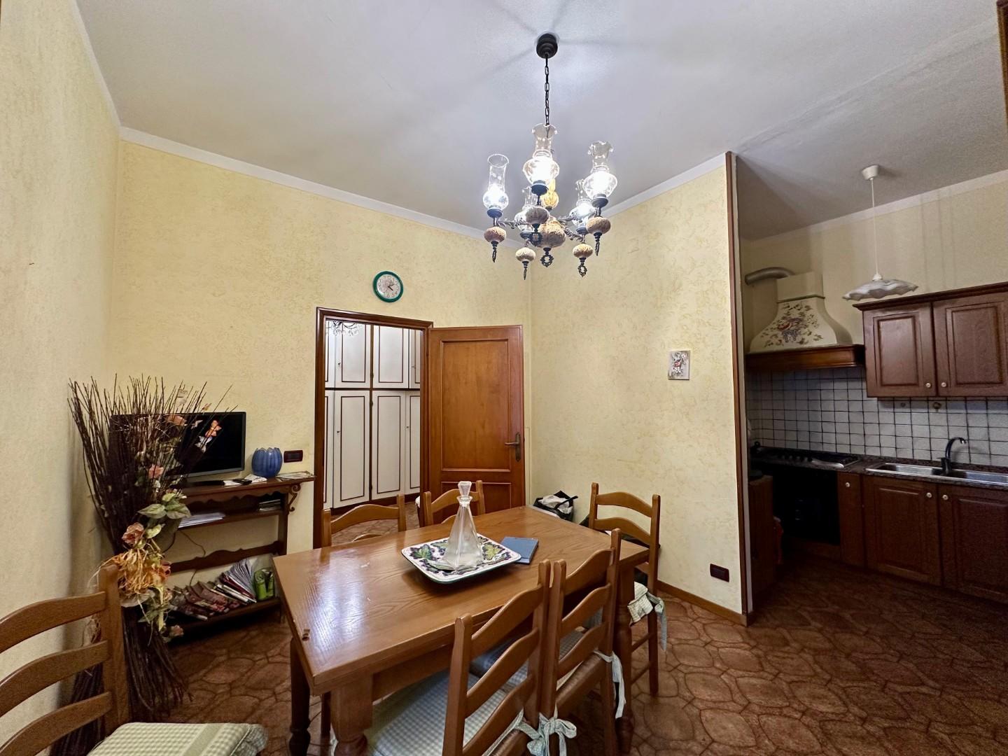 Appartamento con terrazzo, Altopascio centro