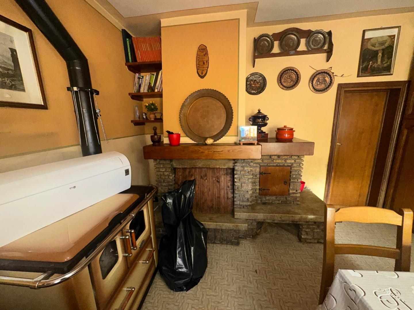 Casa indipendente con giardino, Pescia castellare