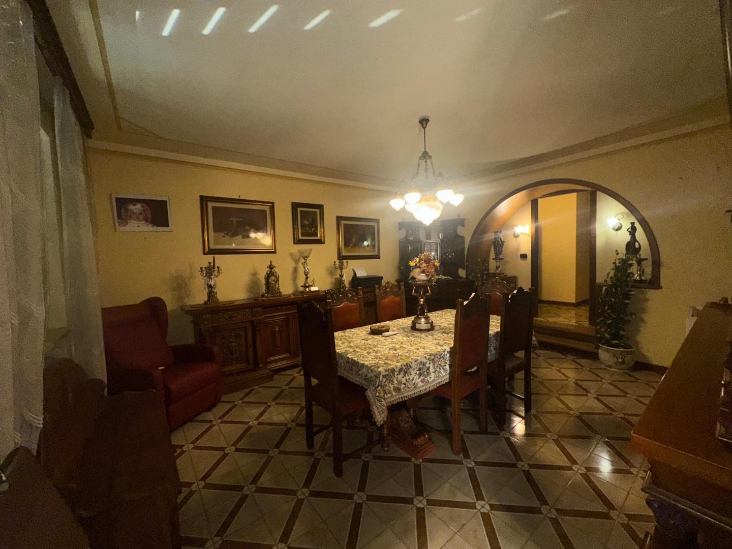 Casa indipendente con giardino, Pescia castellare