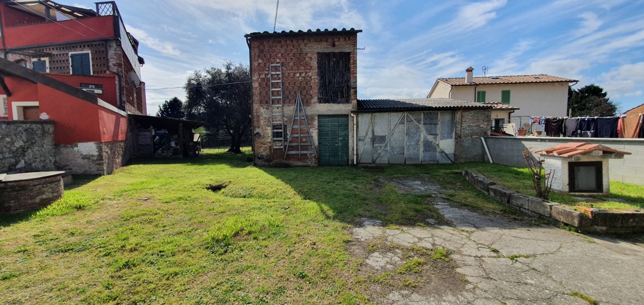 Rustico con giardino, Lucca tempagnano di lunata