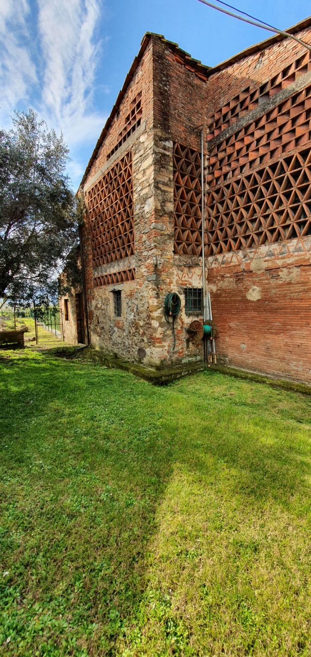 Rustico con giardino, Lucca tempagnano di lunata