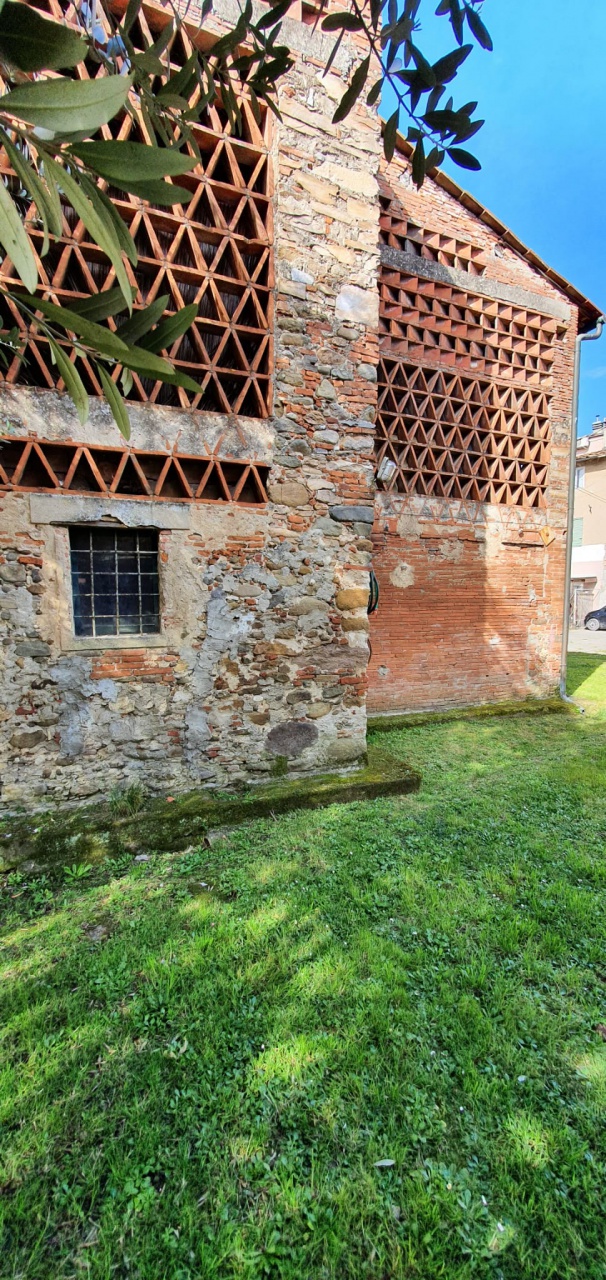 Rustico con giardino, Lucca tempagnano di lunata