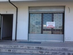 Locale commerciale nuova a Vairano Patenora