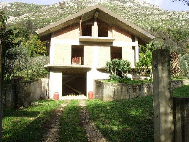 Casa indipendente con terrazzo a Pietravairano