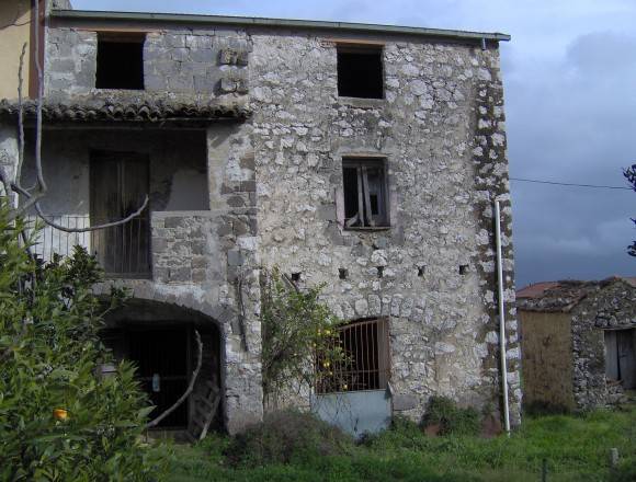 Stabile/Palazzo da ristrutturare a Vairano Patenora