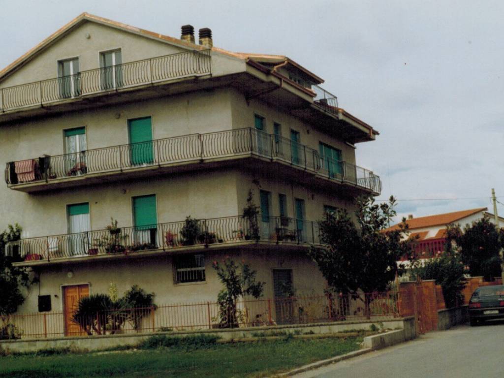 Casa indipendente con terrazzo a Caianello