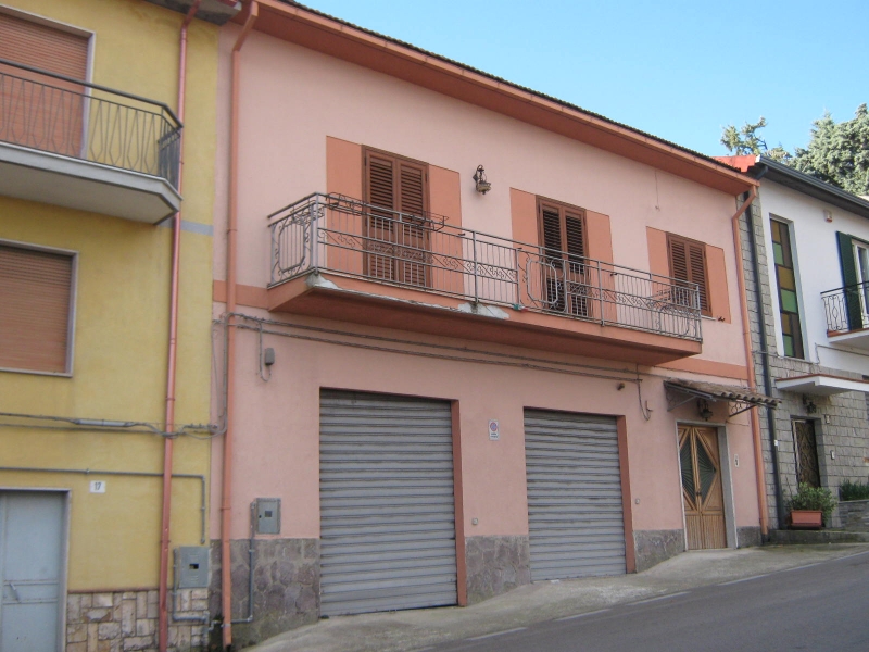 Casa indipendente con terrazzo a Roccamonfina