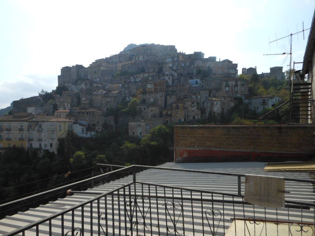 Casa indipendente con terrazzo a Pietravairano