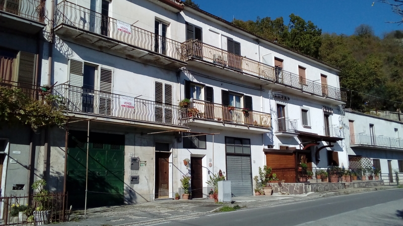 Casa indipendente da ristrutturare a Pratella