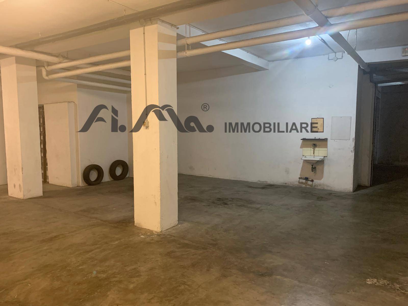 Box o garage in affitto a Savona, Oltreletimbro