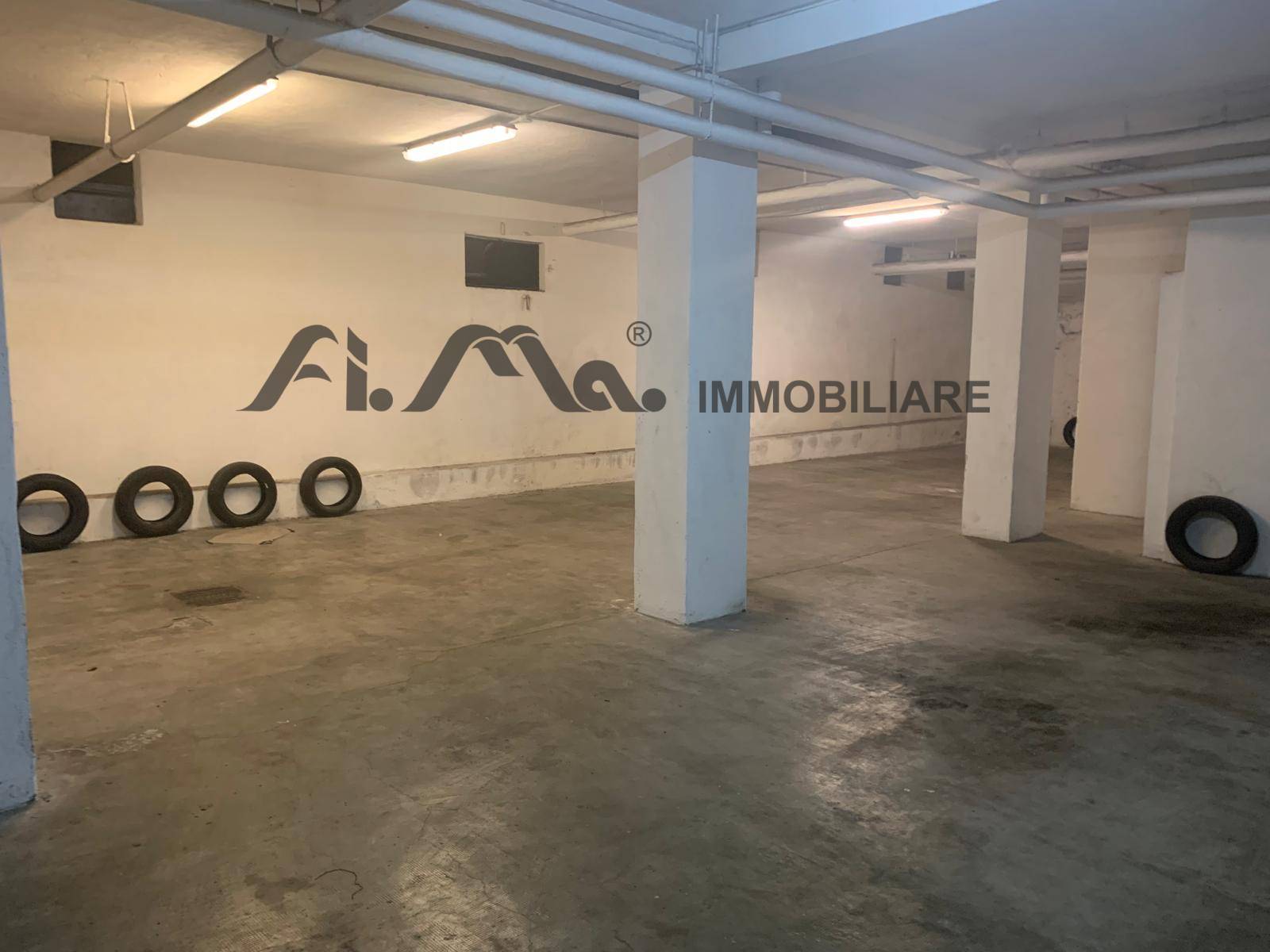 Box o garage in affitto a Savona, Oltreletimbro