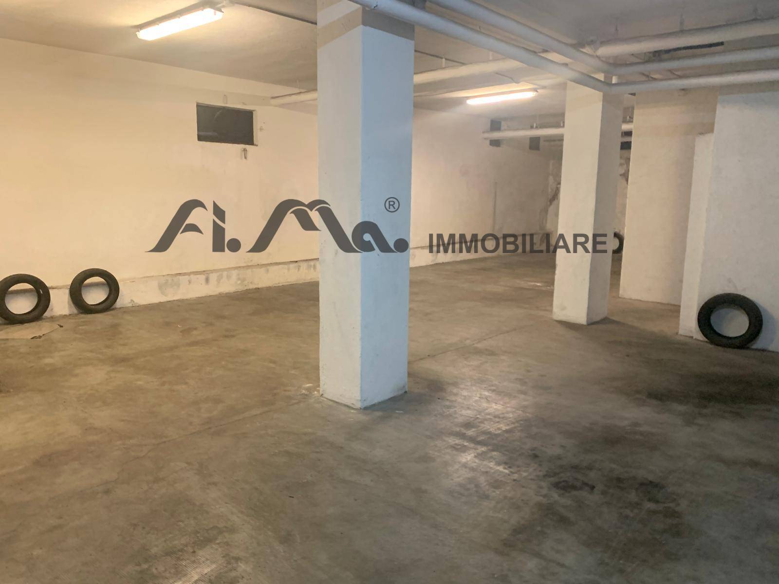 Box o garage in affitto a Savona, Oltreletimbro