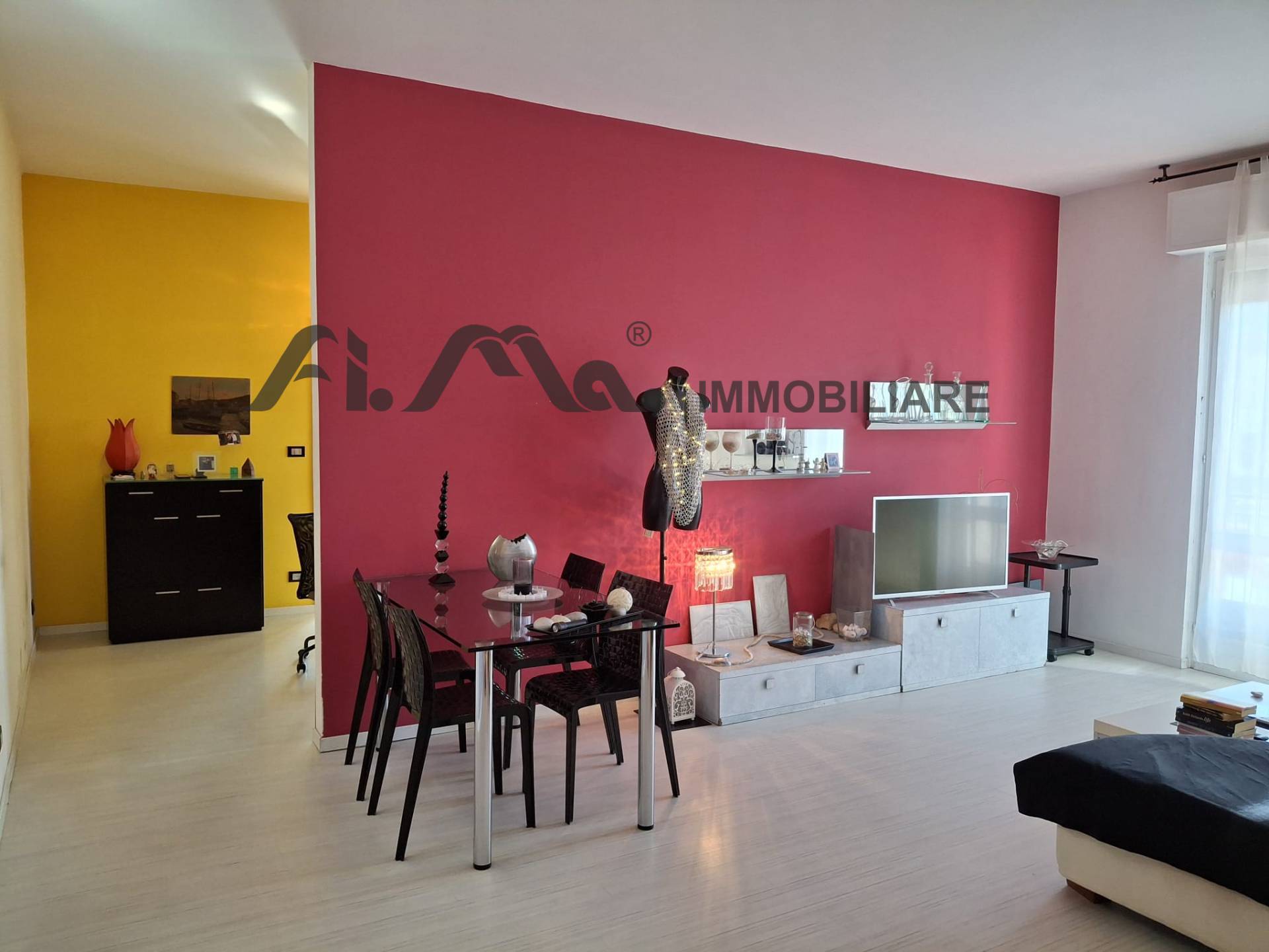 Appartamento in vendita a Savona, Via Nizza