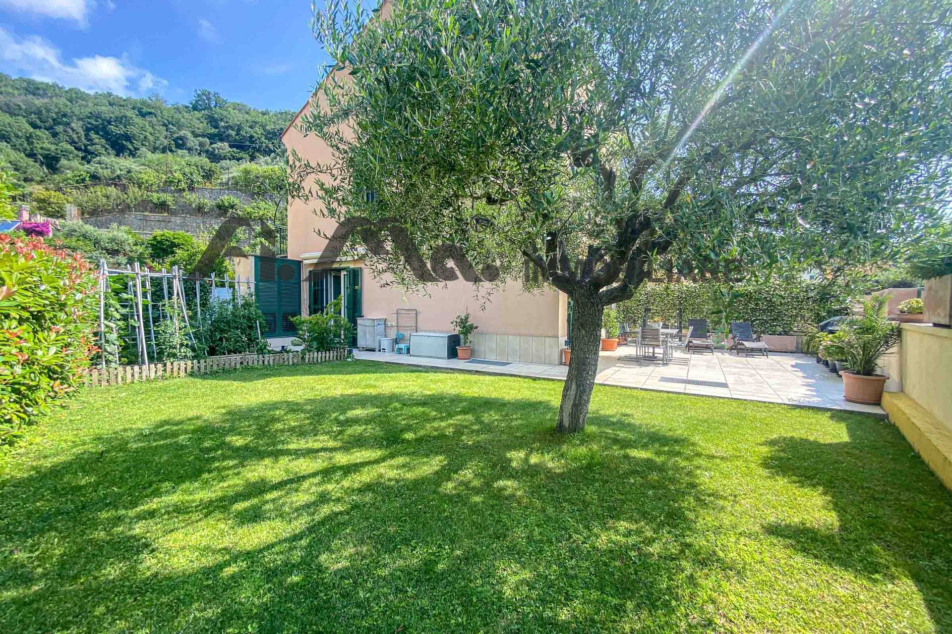 Villette a schiera in vendita a Albisola Superiore