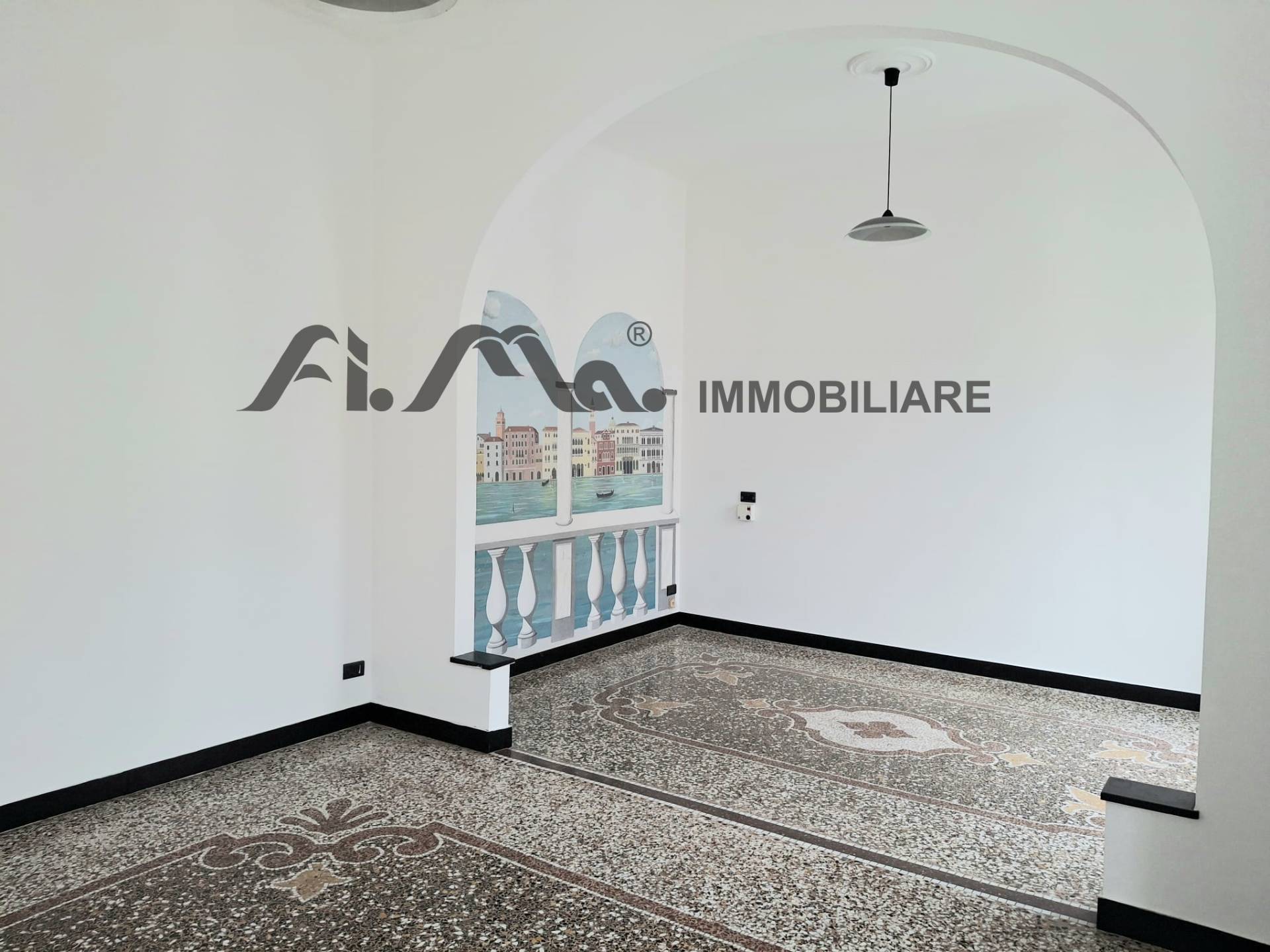 Appartamento in vendita a Savona, Centro