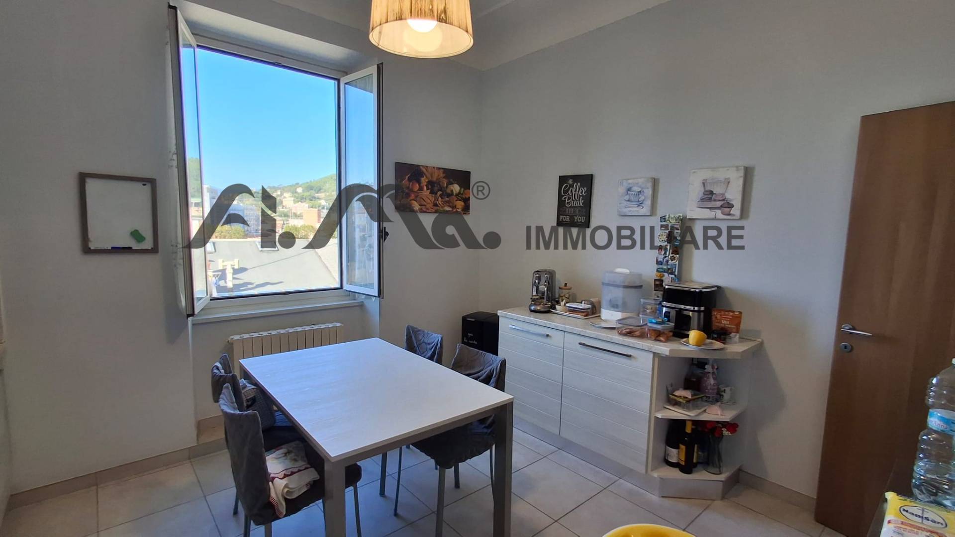 4 locali in vendita a Savona, Centro