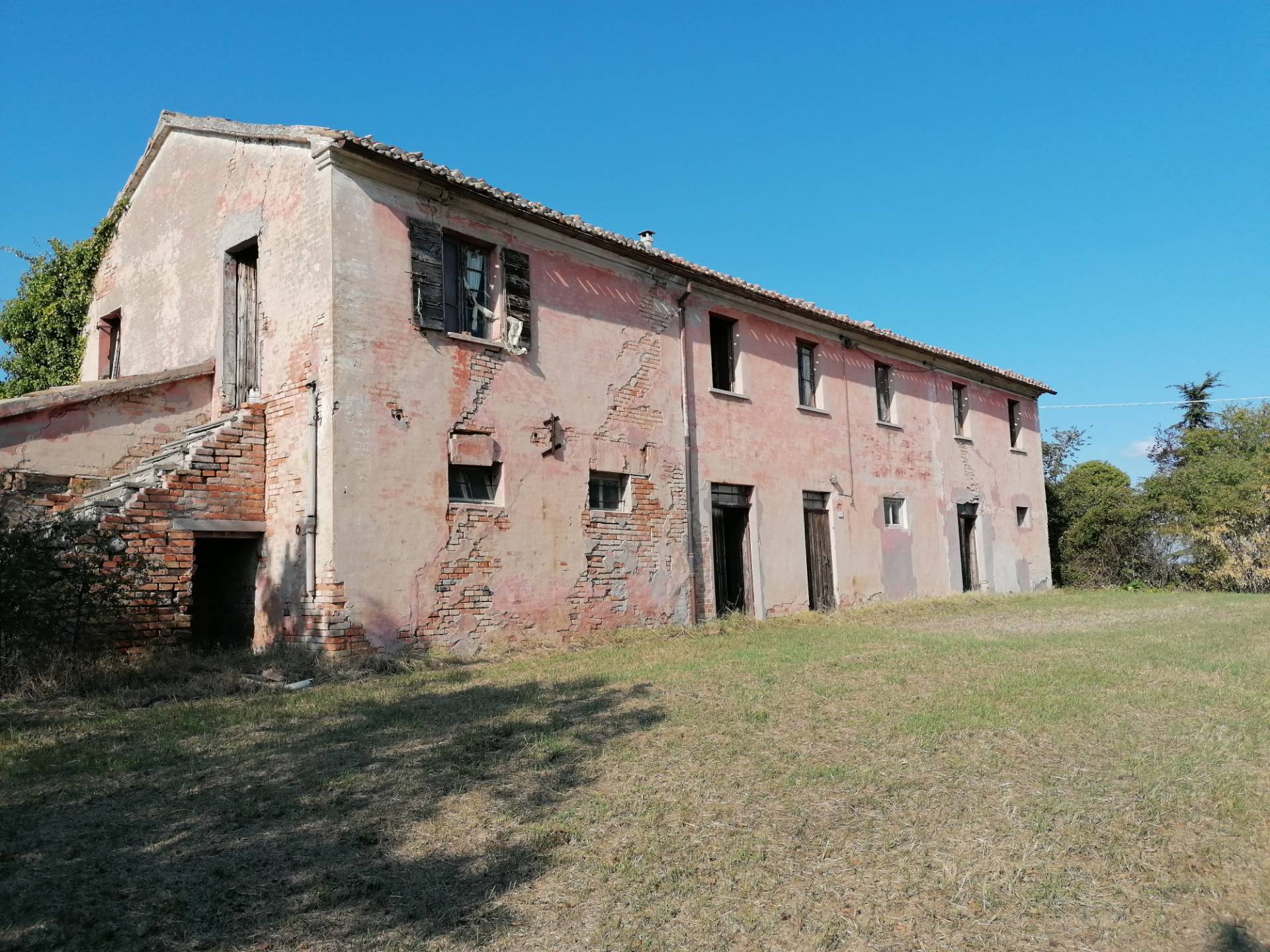 Casa colonica in vendita a Terre Roveresche