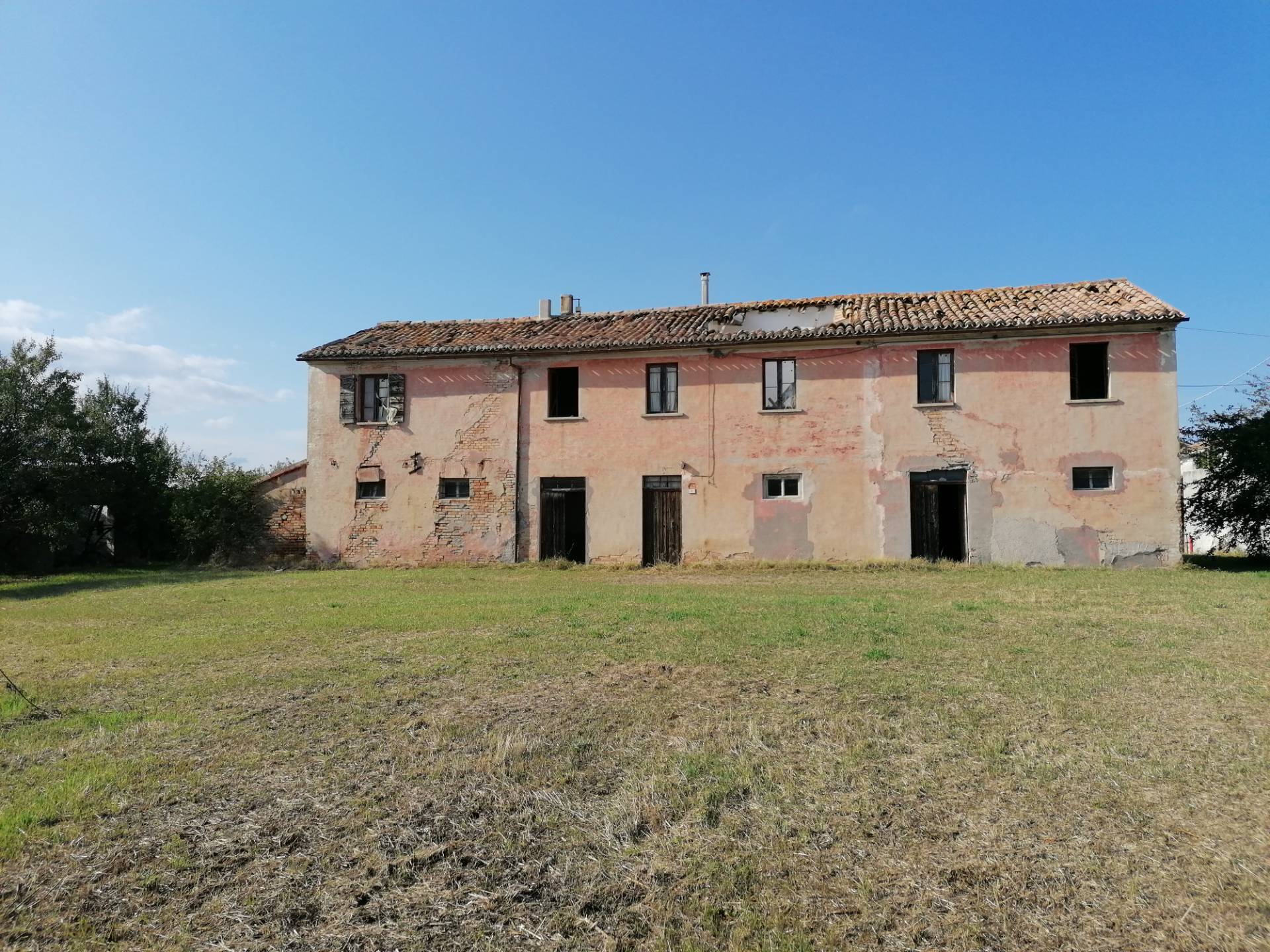 Casa colonica in vendita a Terre Roveresche