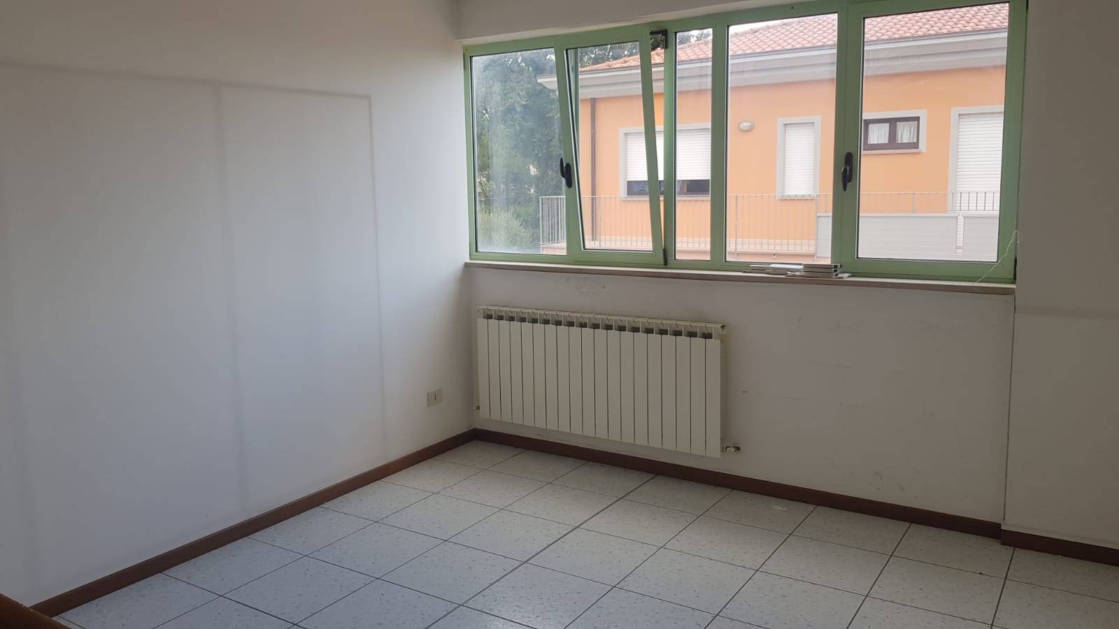 Studio/Ufficio in affitto a Colli al Metauro