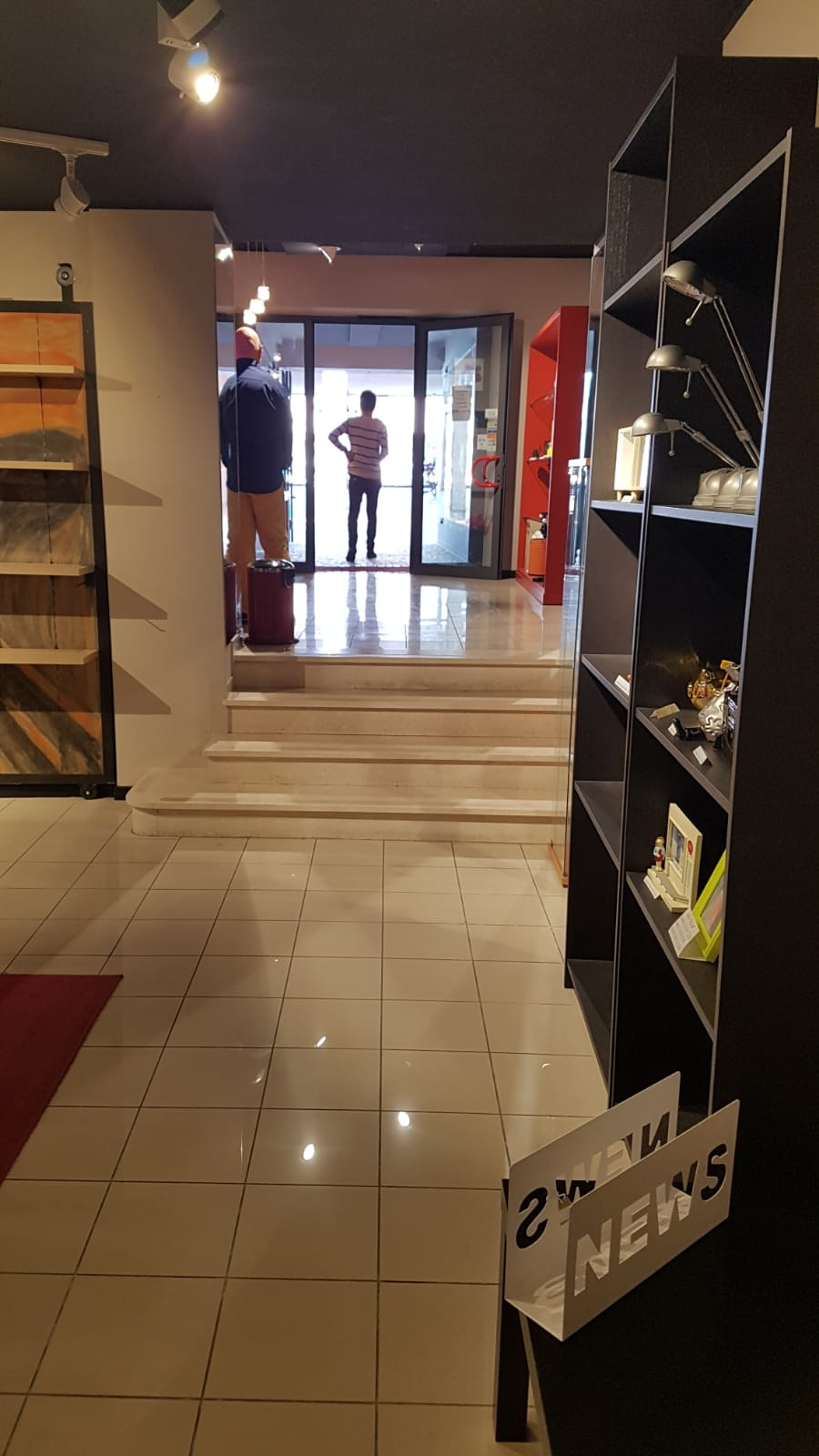 Locale commerciale in affitto a Fano, Centro storico