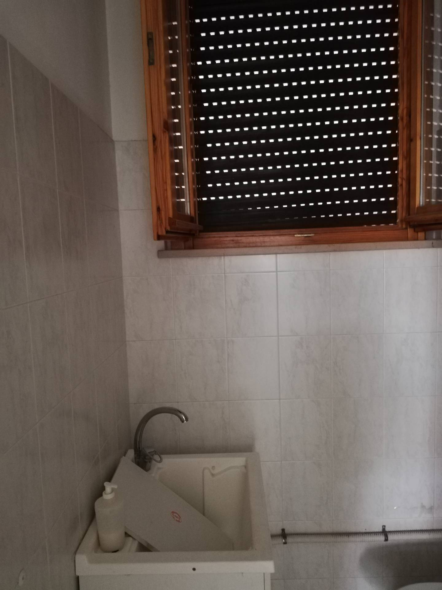 Locale commerciale in vendita a Cartoceto