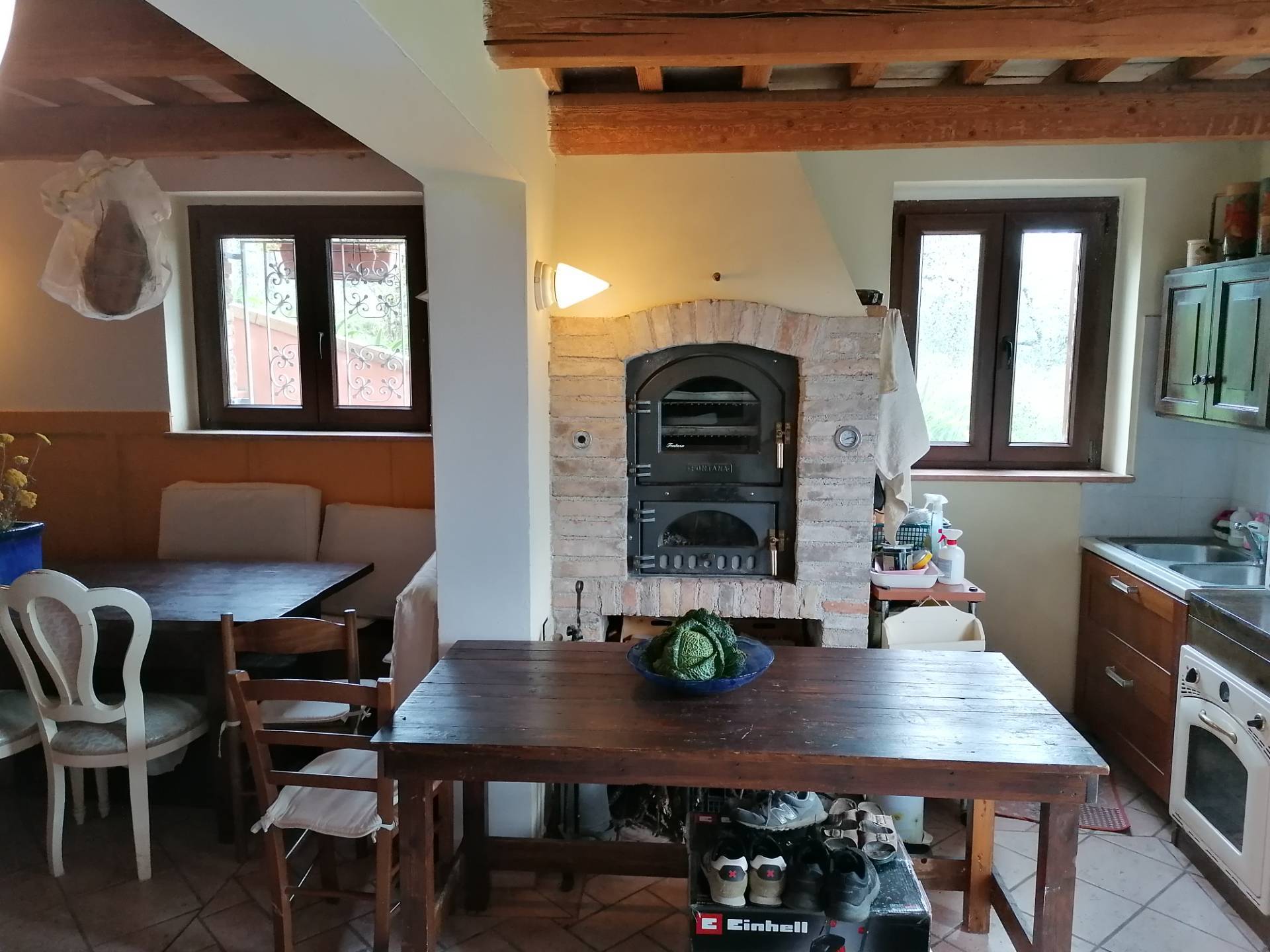 Casa colonica in vendita a Cartoceto, Lucrezia