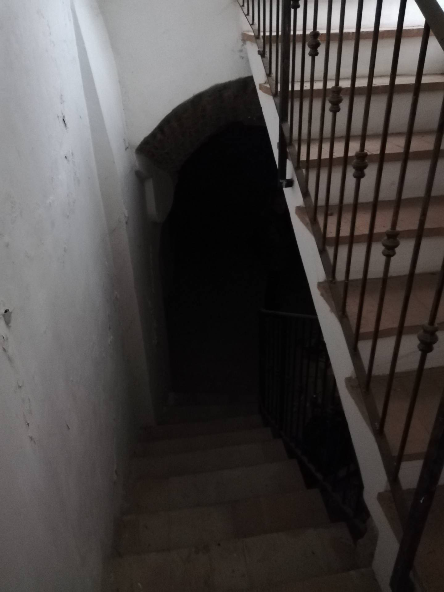 Locale commerciale in vendita a Fano