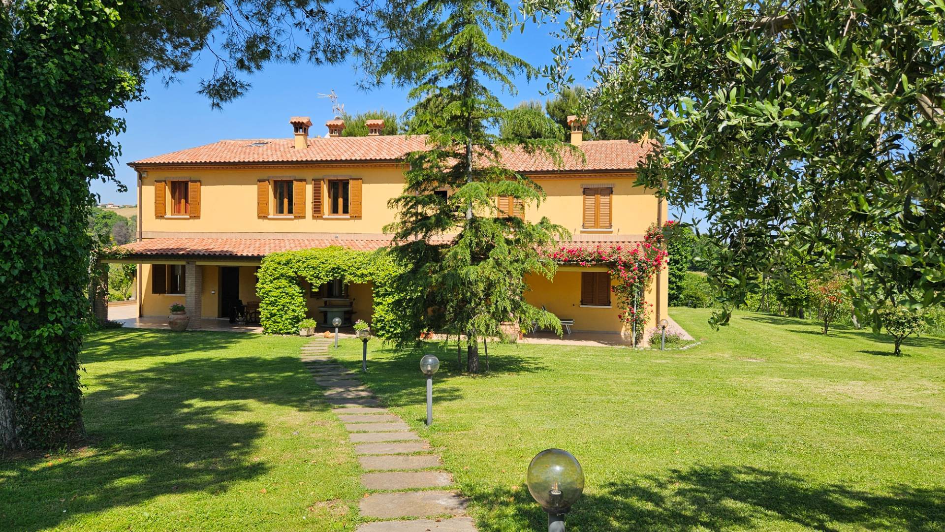 Villa in vendita a Fano, Monte Giove
