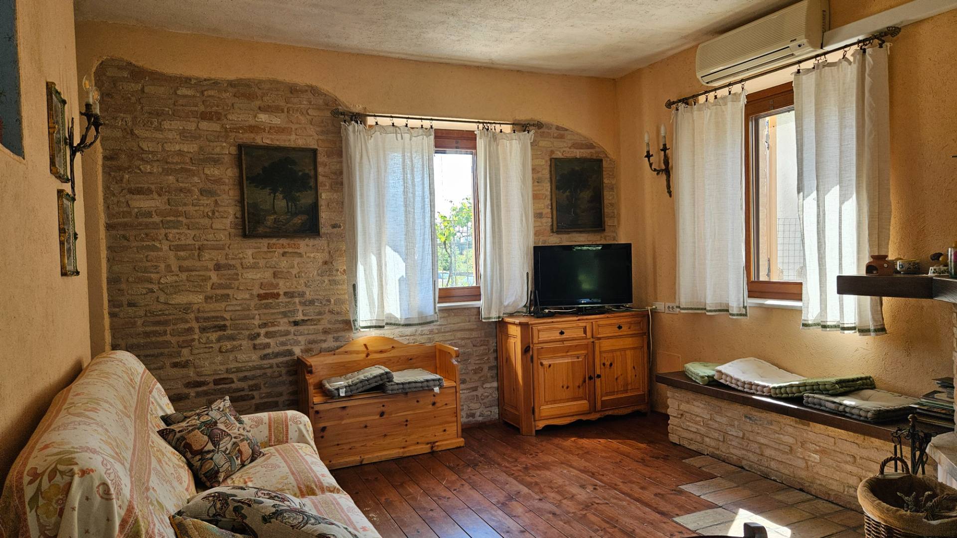 Casale abbinato in vendita a Colli al Metauro