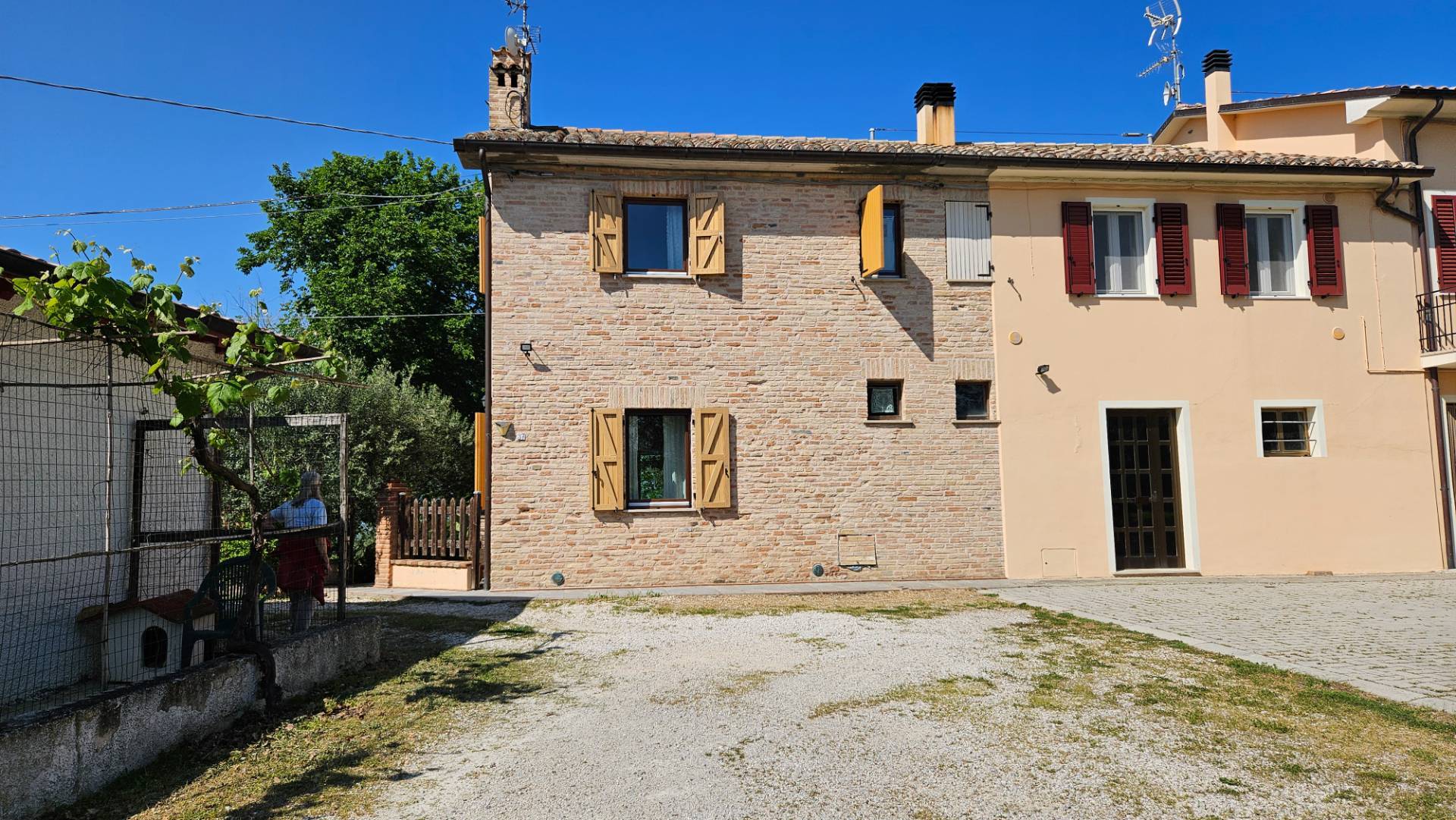 Casale abbinato in vendita a Colli al Metauro