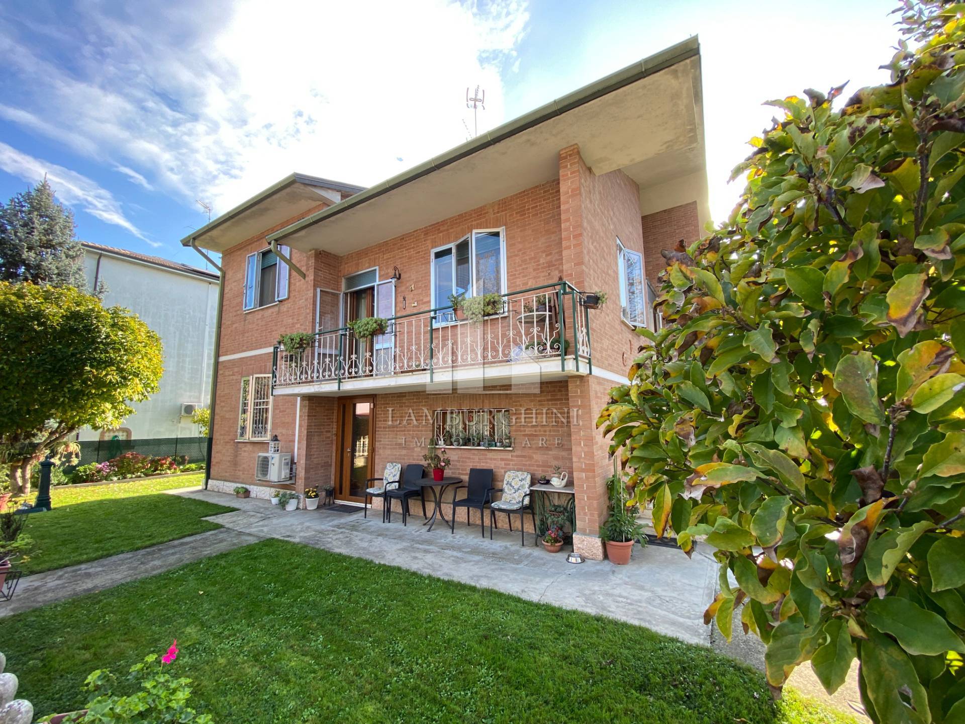 Casa indipendente con box, Ferrara cona