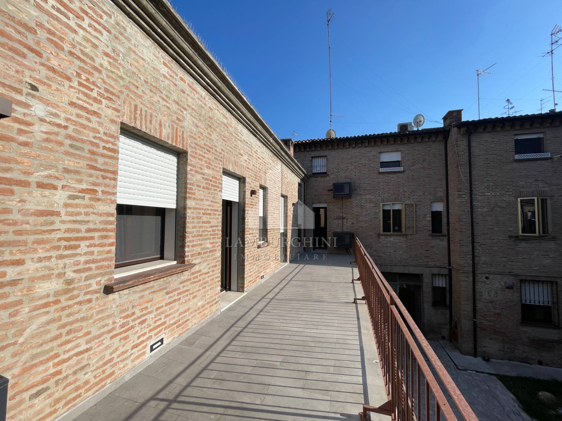 Appartamento in affitto a Ferrara, Centro storico