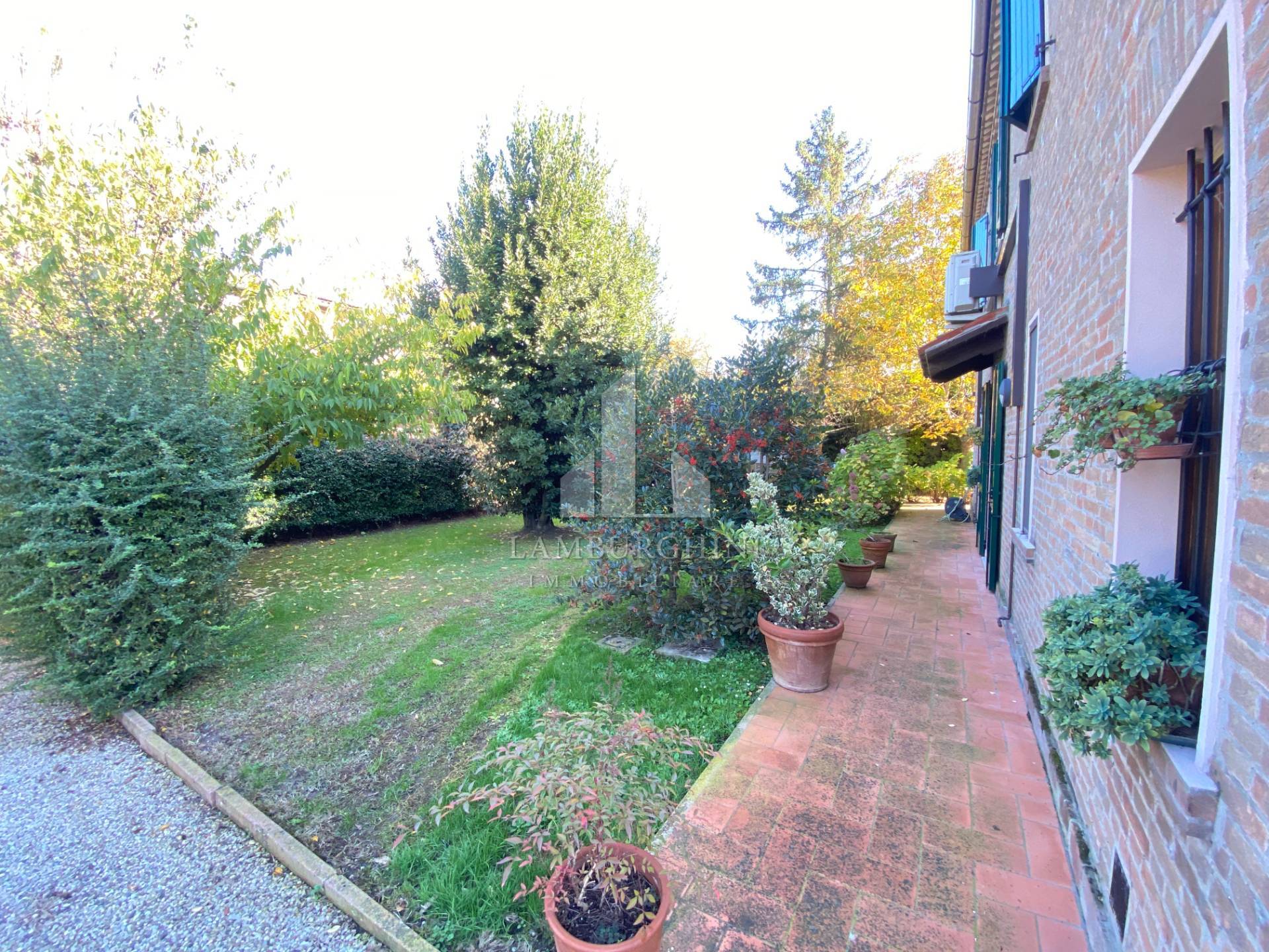 Villa in vendita a Ferrara, Aguscello