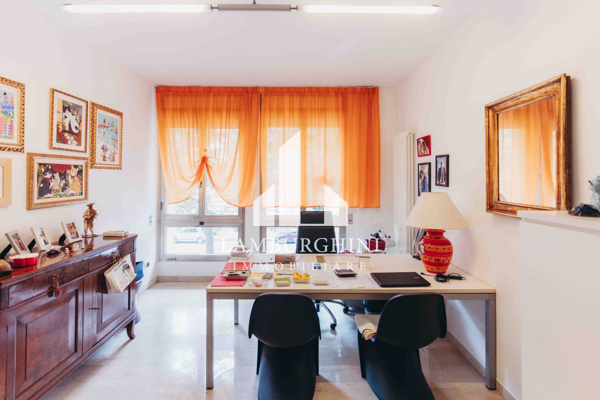 Studio/Ufficio in vendita a Ferrara, Entro Mura