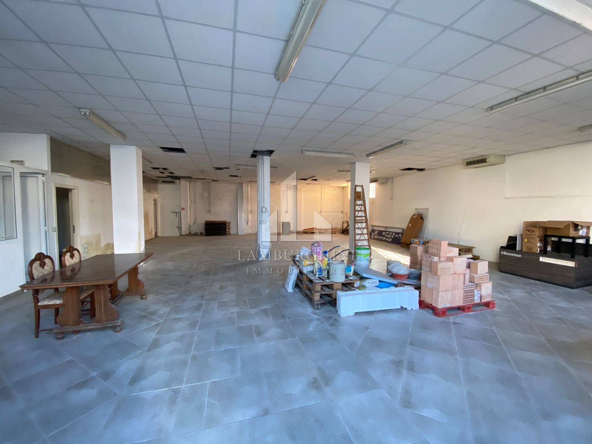 Negozio in affitto a Ferrara